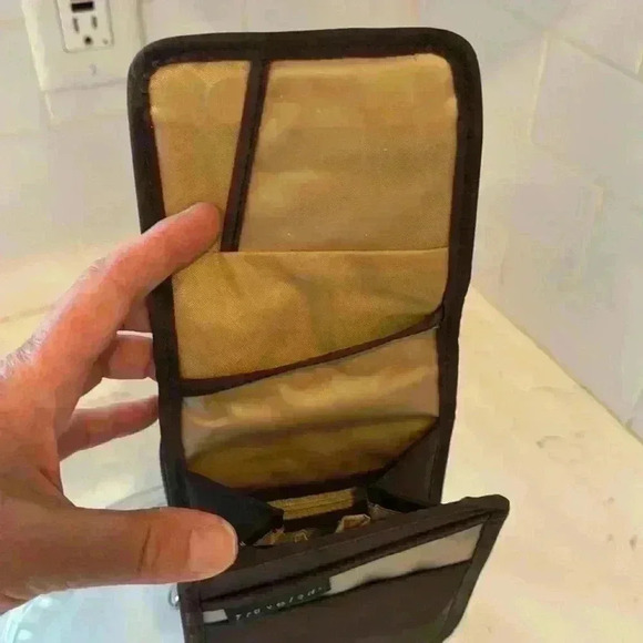 Travelon Small Crossbody Brown Bag New - Picture 4 of 7